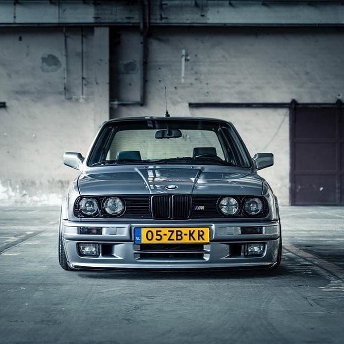 BMW E30 met wielen van Custom Car Alloy