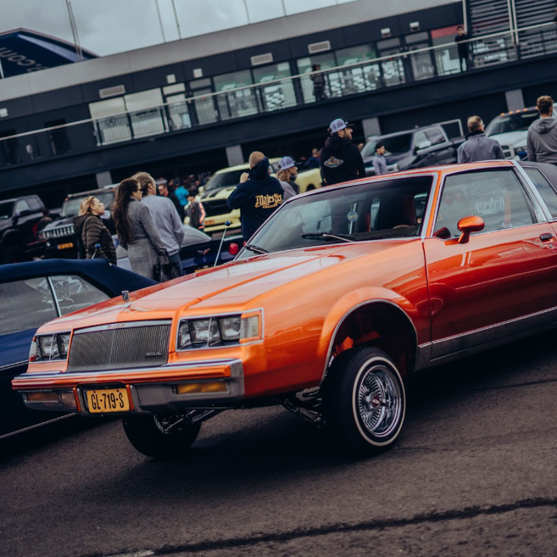 BOUNCENDE LOWRIDERS OP AMERICAN SUNDAY!
