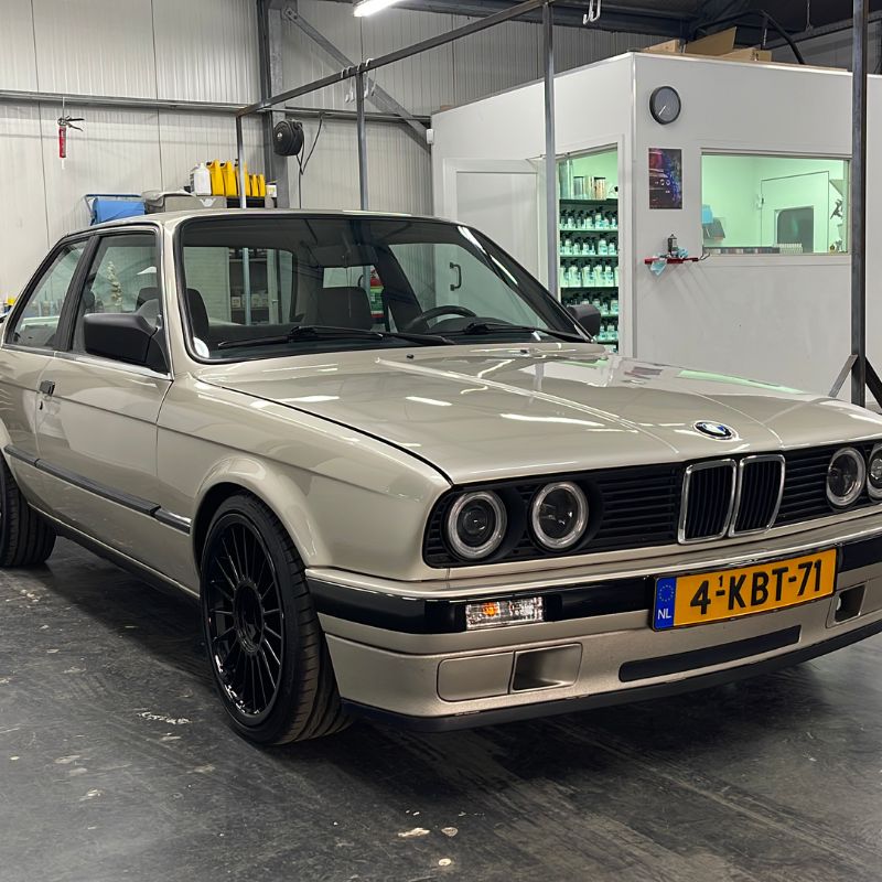 BMW E30 op BimmerWorld 